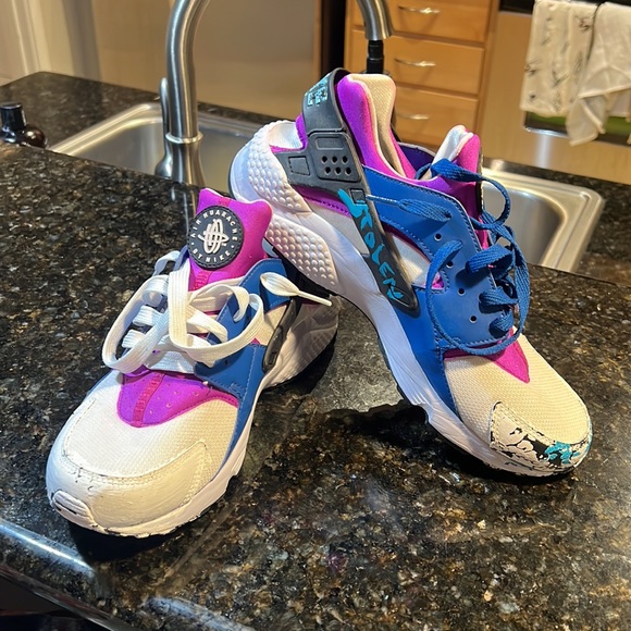 NWOT 1 of 1 Custom Rare Nike Hurricans - Picture 3 of 6